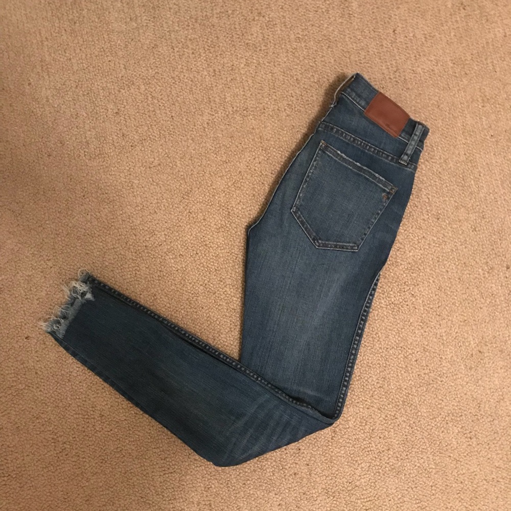 9” high rise destructed skinny jeans